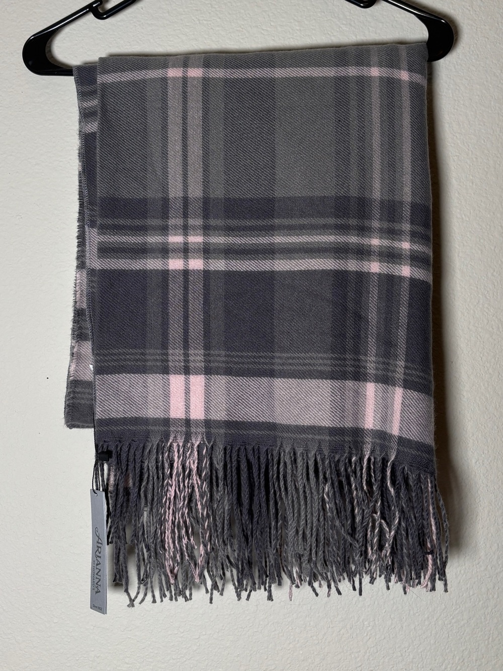 Arianna by Howard’s Gray Pink Plaid Blanket Scarf Fringe Wrap